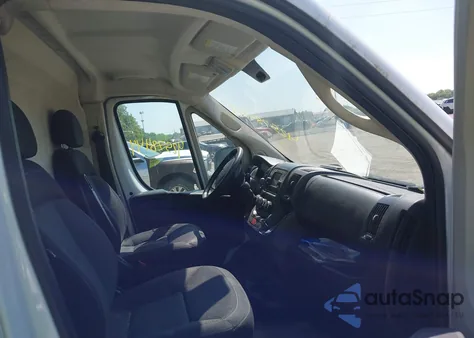 2018 Ram Promaster 1500 High Roof 136 Wb z USA, uszkodzony, nr VIN 3C6TRVBG8JE140422